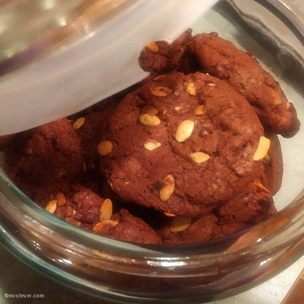 chocolate chunk cookies with pumpkin seeds